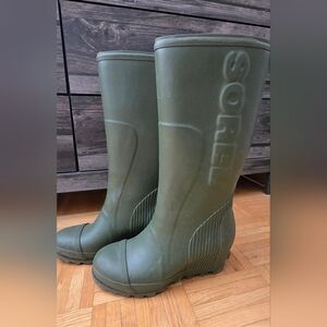 Sorel Women's Green Rain Boots